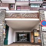 Glaciers - Location: Pour 4 Personnes Avec Balcon Ensoleille, Quartier Jeune Et Anime Mae-9077 *