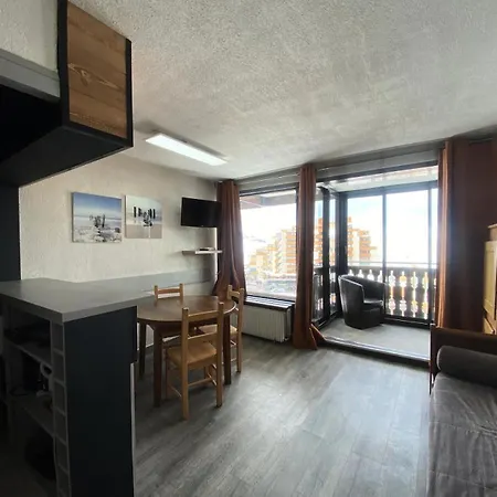 Glaciers - Location: Pour 4 Personnes Avec Balcon Ensoleille, Quartier Jeune Et Anime Mae-9077 *